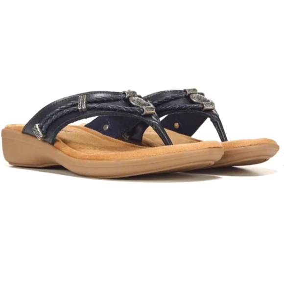 Minnetonka Shoes - Minnetonka Women's Silver Hill leather navy Sandals sz 9